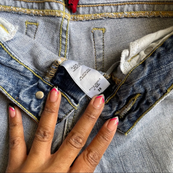 GUESS Low Rise Cutoff Denim Shorts - Picture 5 of 5